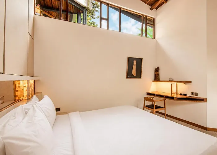 Serene 1br 800 To Echo Beach, With Pool *